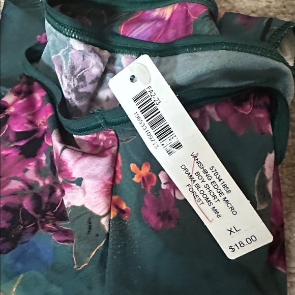 4 X Soma Vanishing Edge Microfiber Boy short, $72 value - Picture 2 of 6